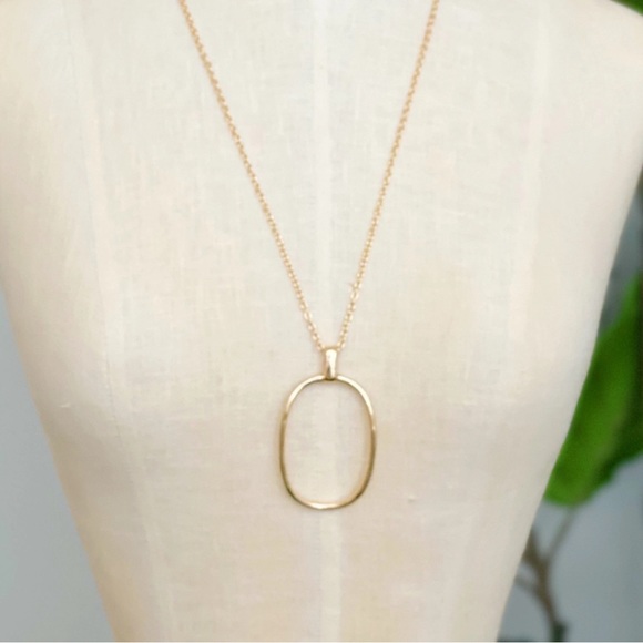 ✨14K Gold Fill Oval Pendant✨ - Picture 2 of 2